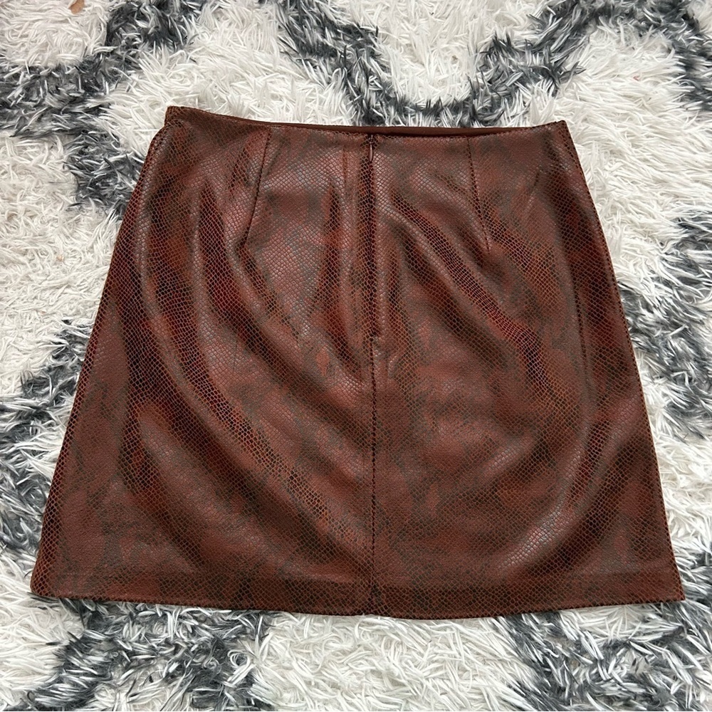 House of Harlow 1960, Snakeskin Look Mini Skirt - Picture 3 of 6